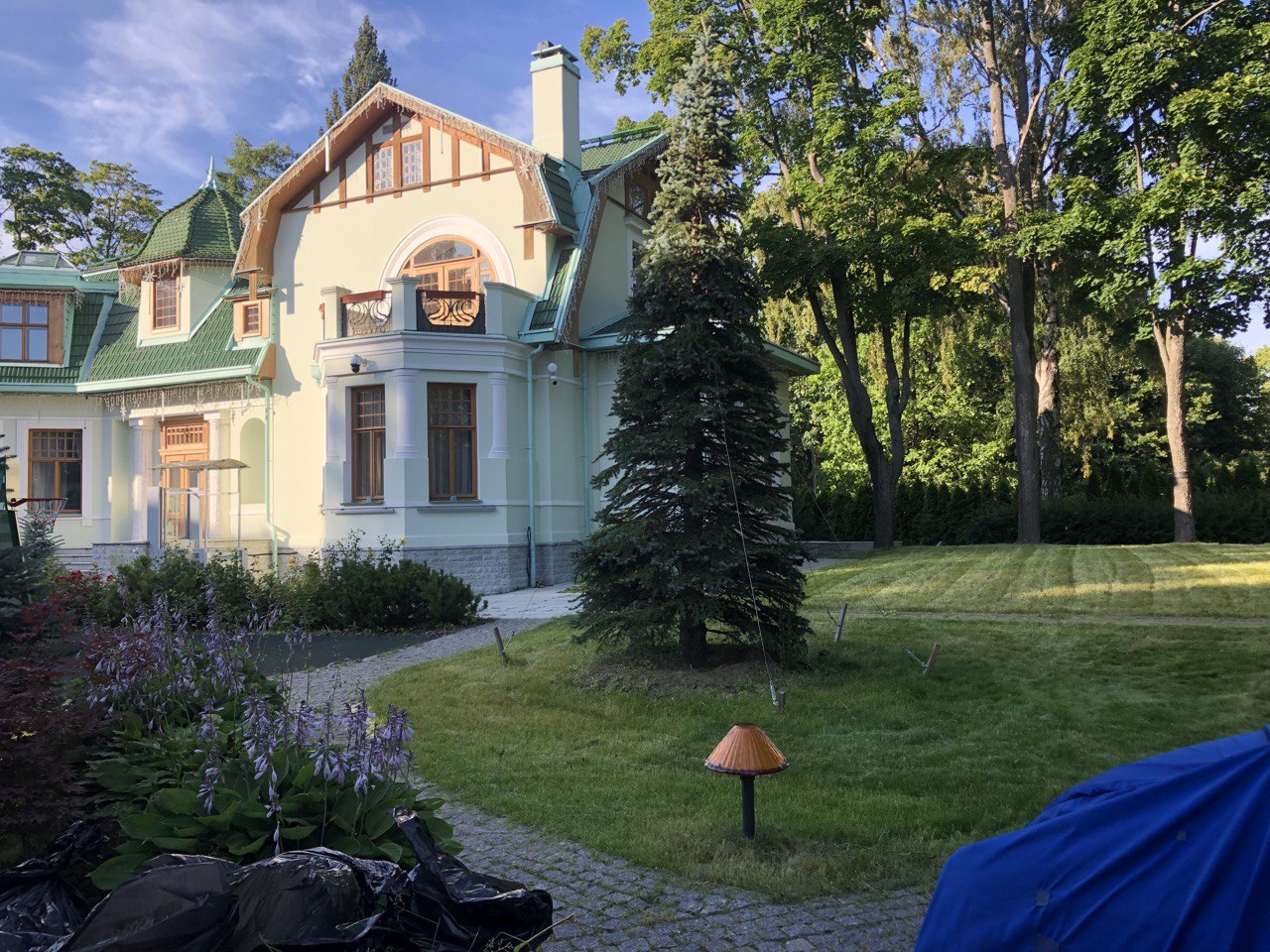 ЛЕНПОКОС - Покос травы и стрижка газона в Санкт-Петербурге и Ленинградской области